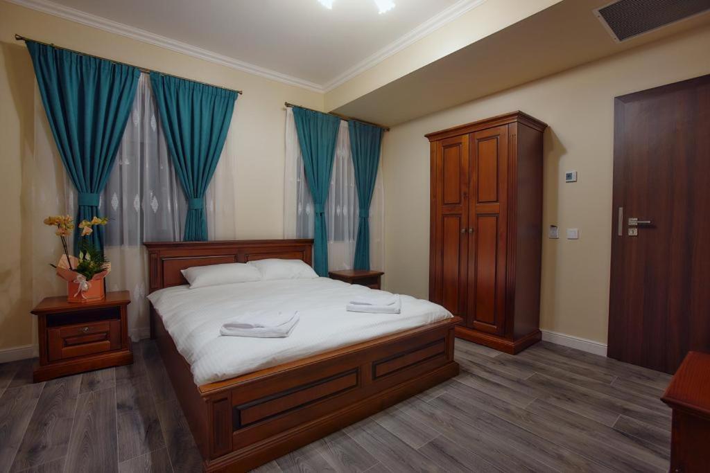Hotel Imperium Botiz Экстерьер фото
